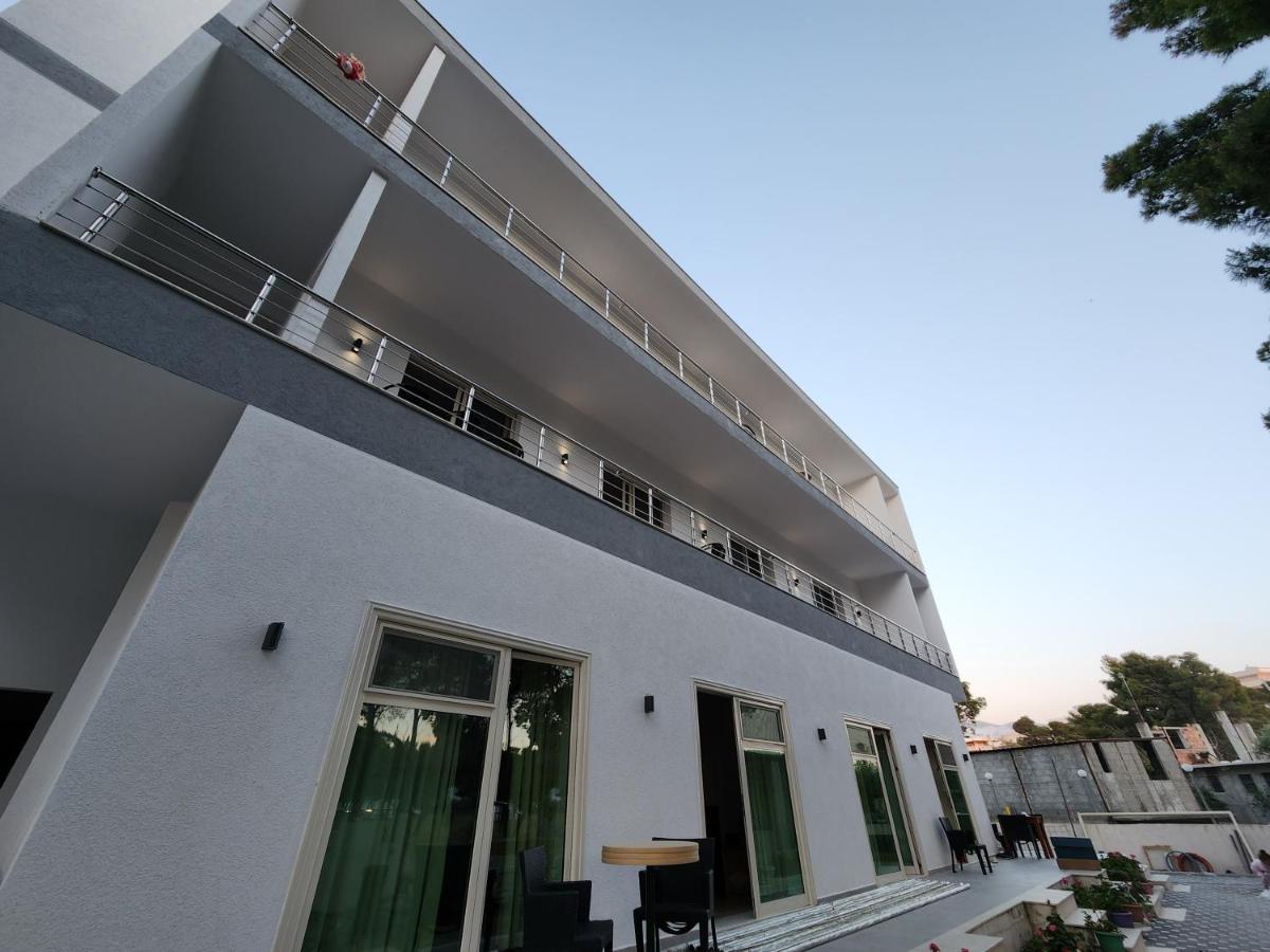 Sea Front Villa Vlore Exterior photo